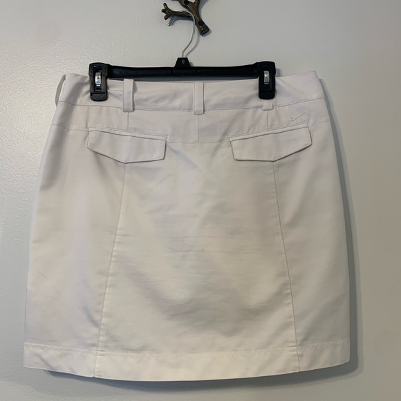 Nike Golf Skort with big pockets! - Picture 3 of 4
